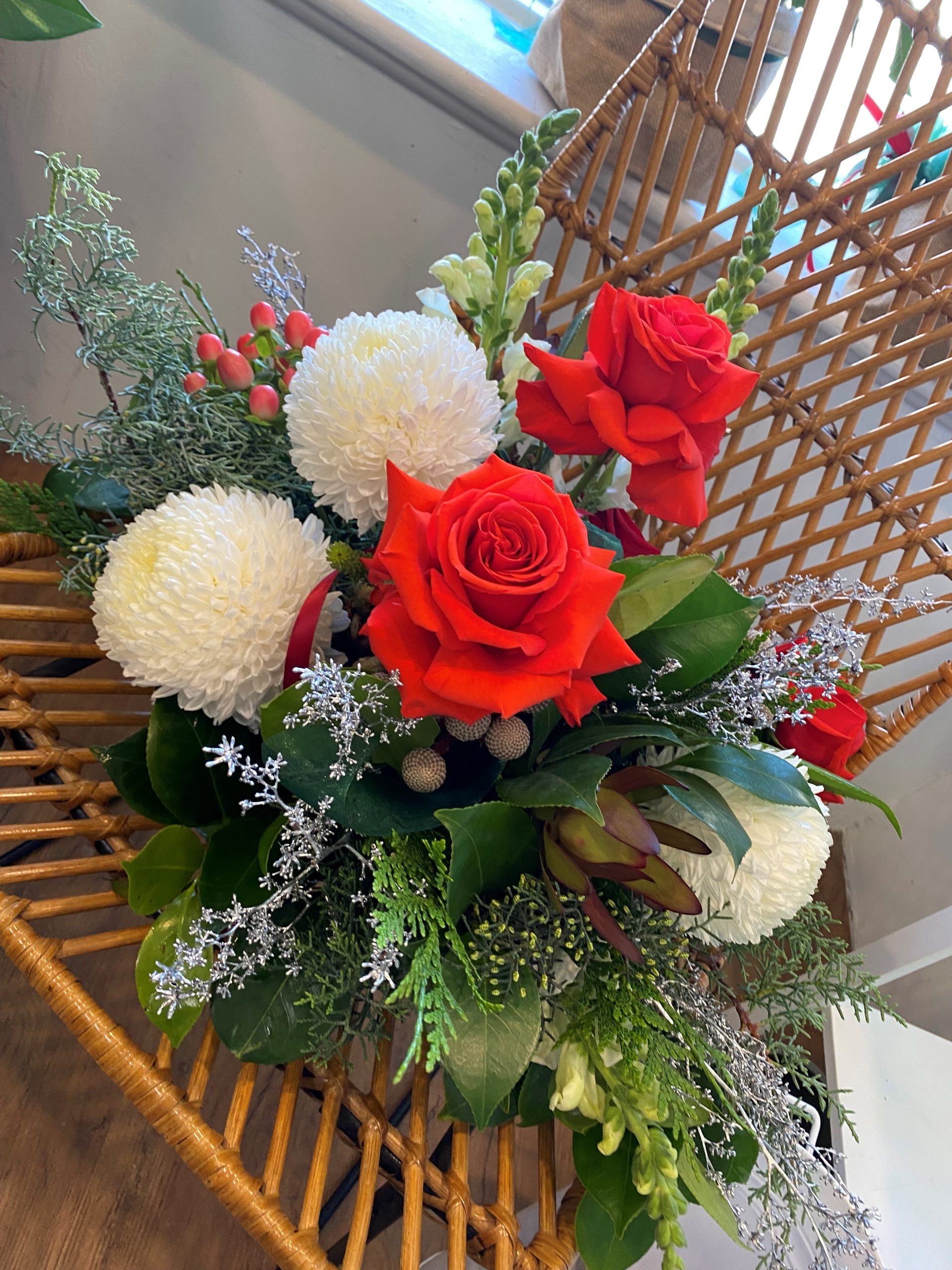Christmas Elegant Table <br> Arrangement - Image 3